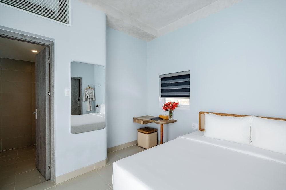 The Up Hotel Phu Quoc Island - The Poolside Escape