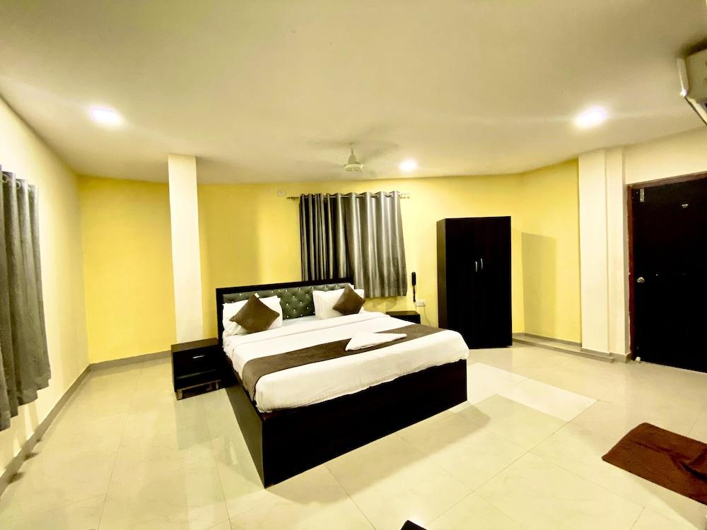 Hotel Sky Park - Airport Zone