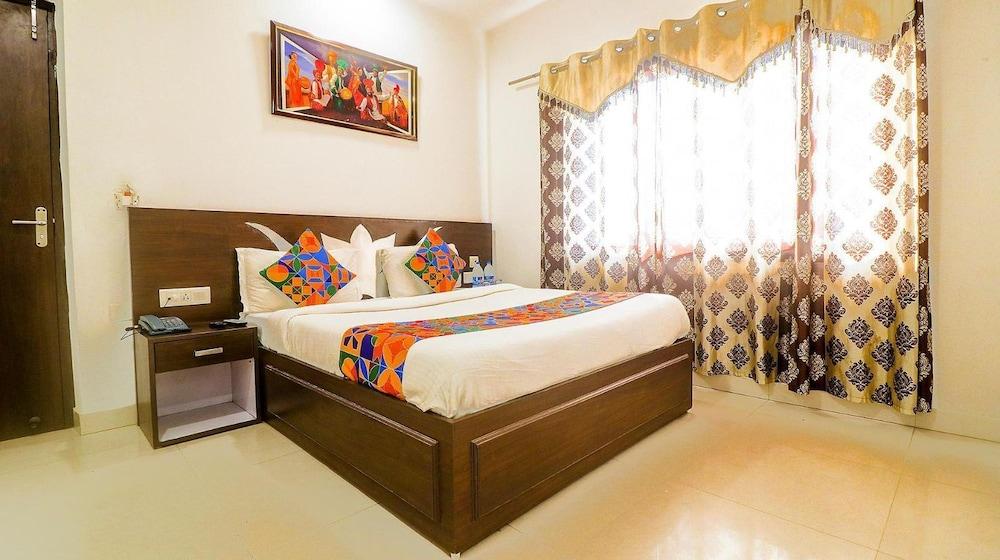 Hotel Star Metro Inn By GRB