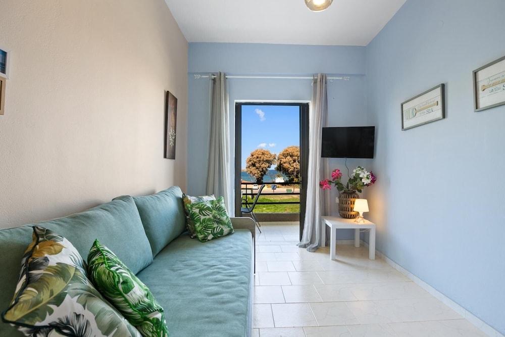 Sun Beach Apartments in Chania 10 & 13