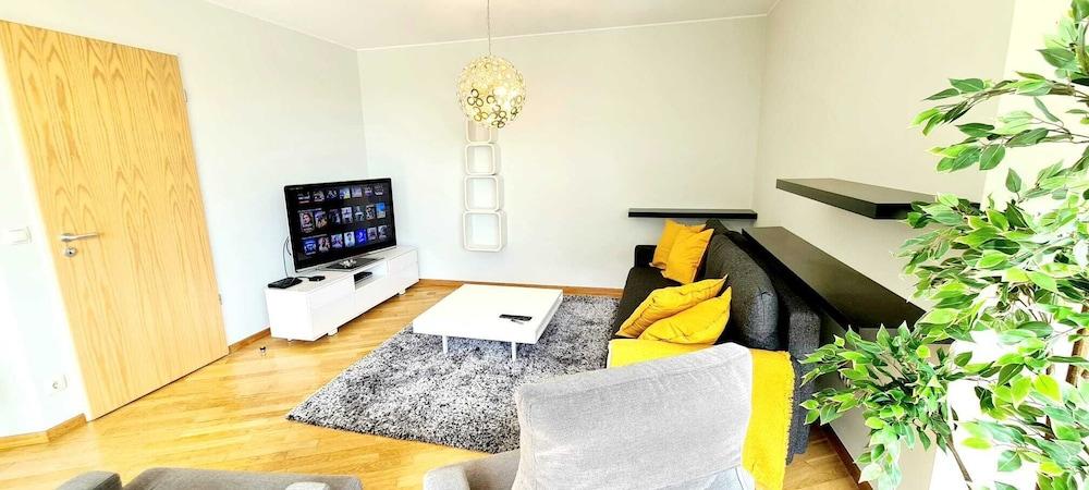 One bedroom flat with parking&balcony
