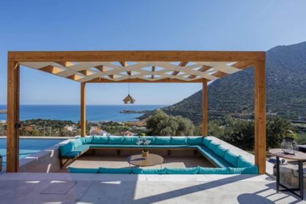 Sunny Drops Villa White by Estia