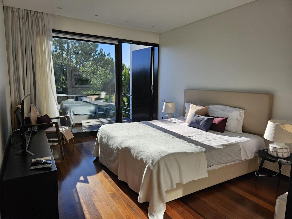 Tr ia Beach House With Pool