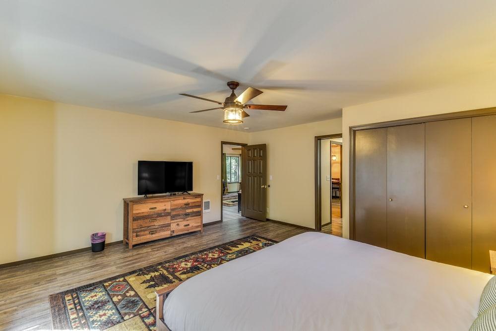 2 Mi to Mi-wuk Village: Cabin w/ Large Deck