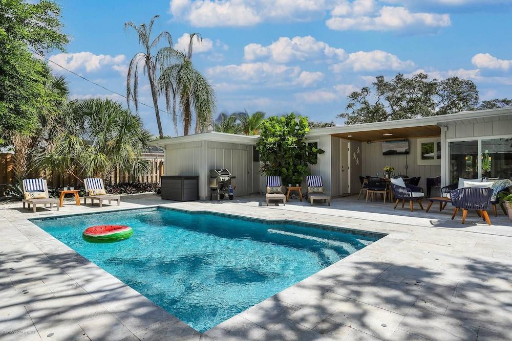 Starfish Contemporary Home