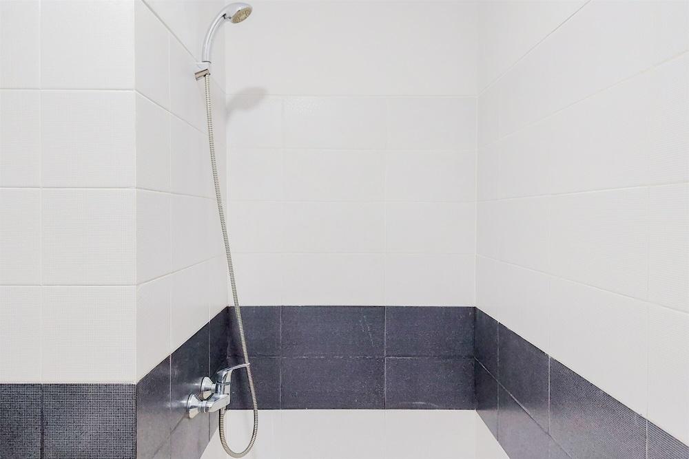 Good And Clean Studio Apartment Scientia Residence