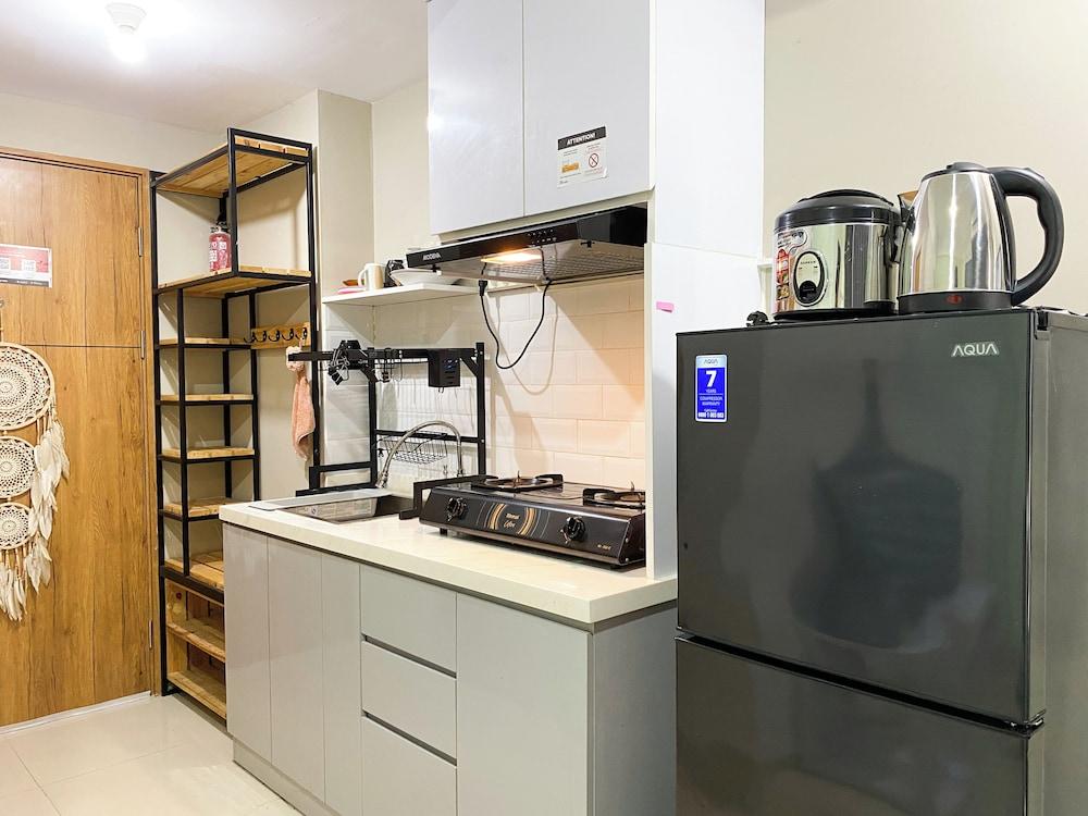 Good and Homey Studio at LRT City Jatibening Apartment