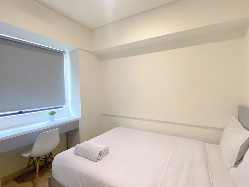 Modern Look 2Br Meikarta Apartment