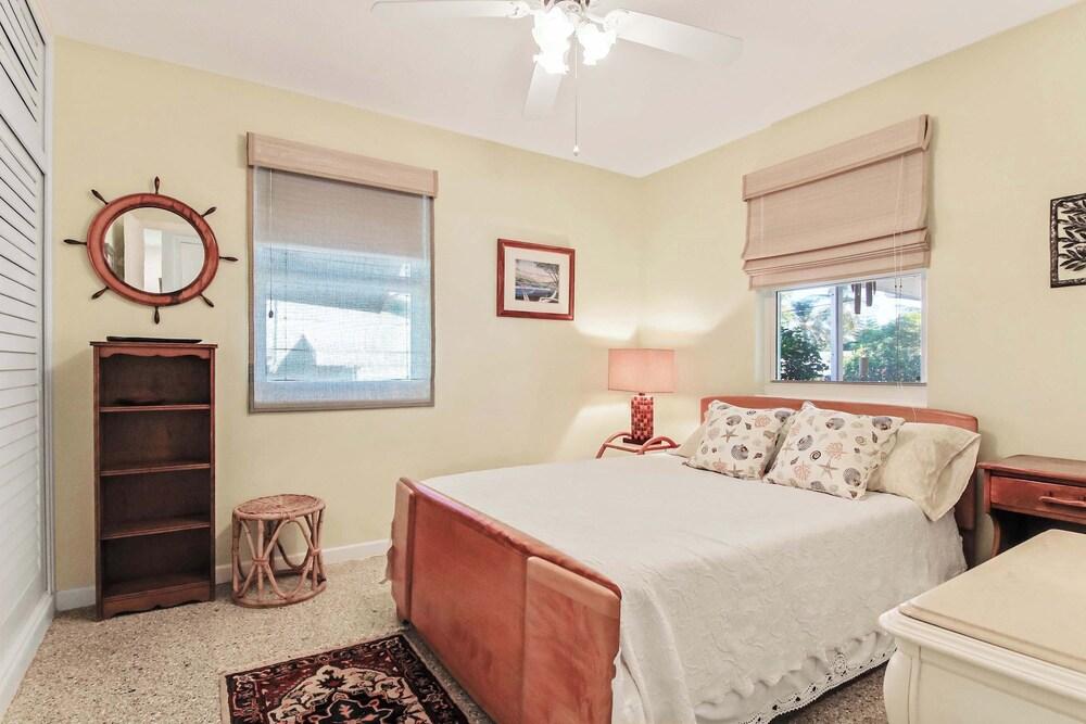 Mango House Immaculate 3 BDR in Boynton Beach!