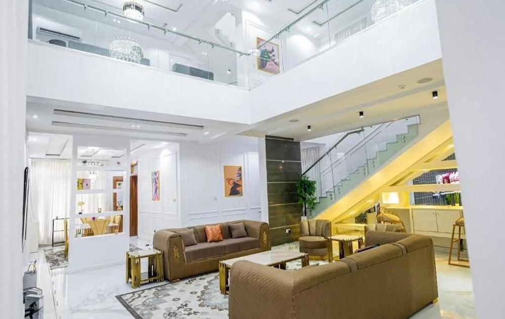 6 bedroom mansion in lekki phase 1