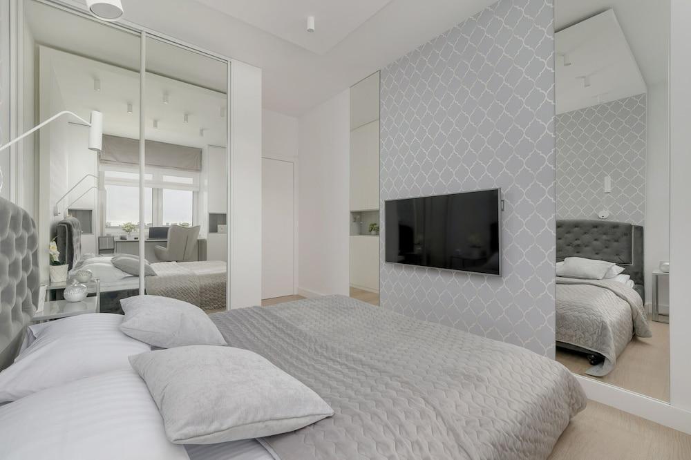 Żwirki Apartment Łódź by Renters