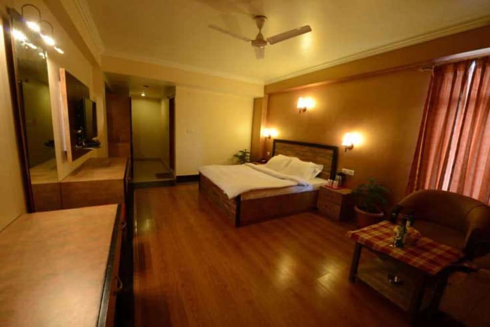 Goroomgo Park Paradise Manali