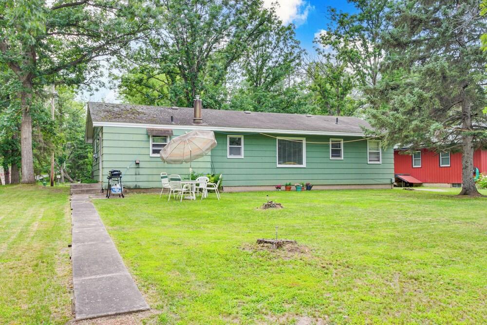 Family-friendly Home w/ Fire Pit in Pine River