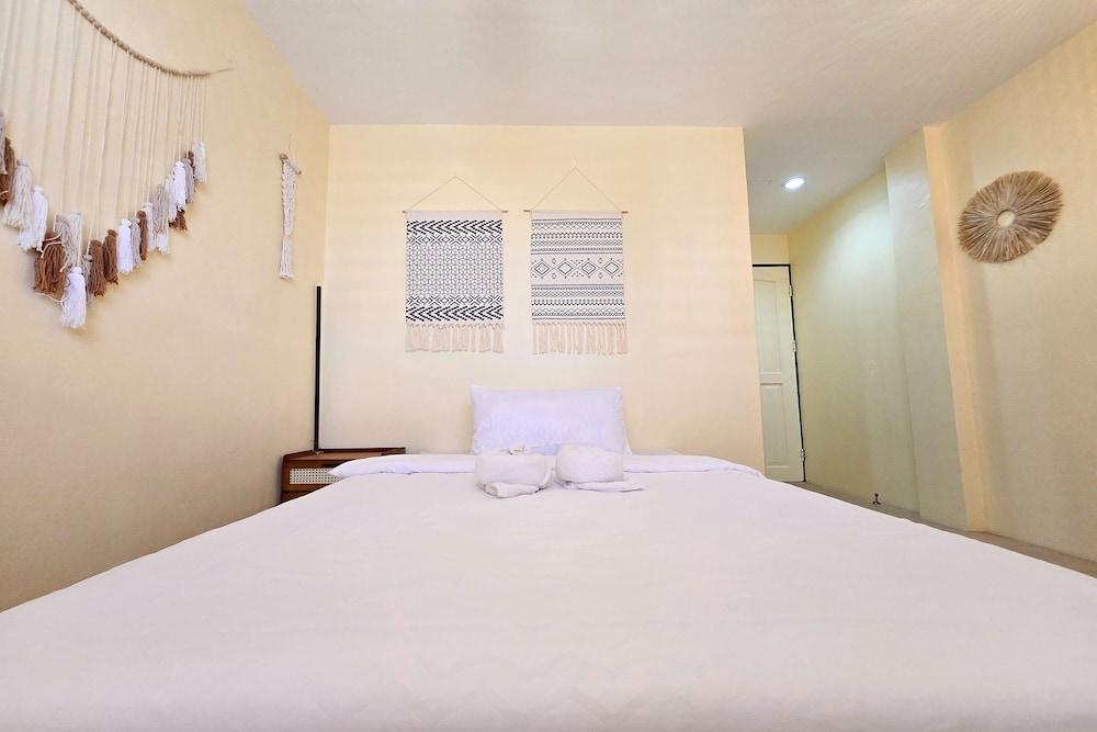 Surfers Point Deck An'nex