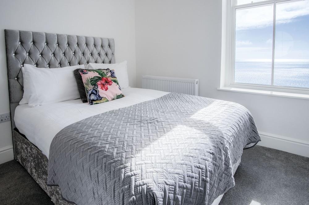 St Catherine's View - 2 Bedroom - Panorama - Tenby