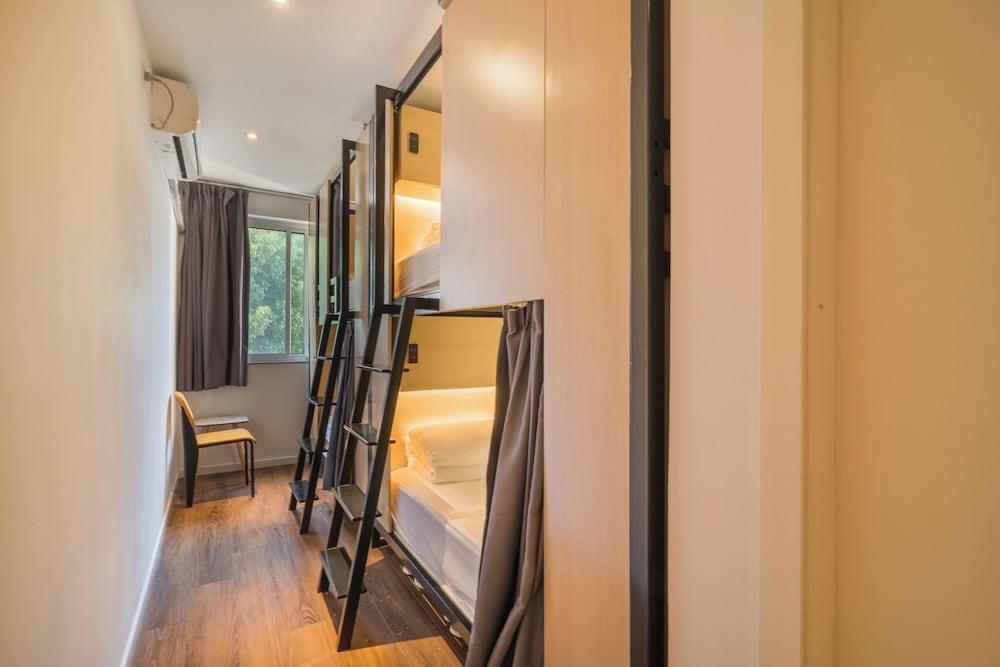 Joy Hongqiao Airport and Railway Hotel