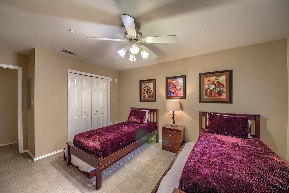 Ww E202 Schlitterbob Hideaway 3 Bedroom Condo by RedAwning