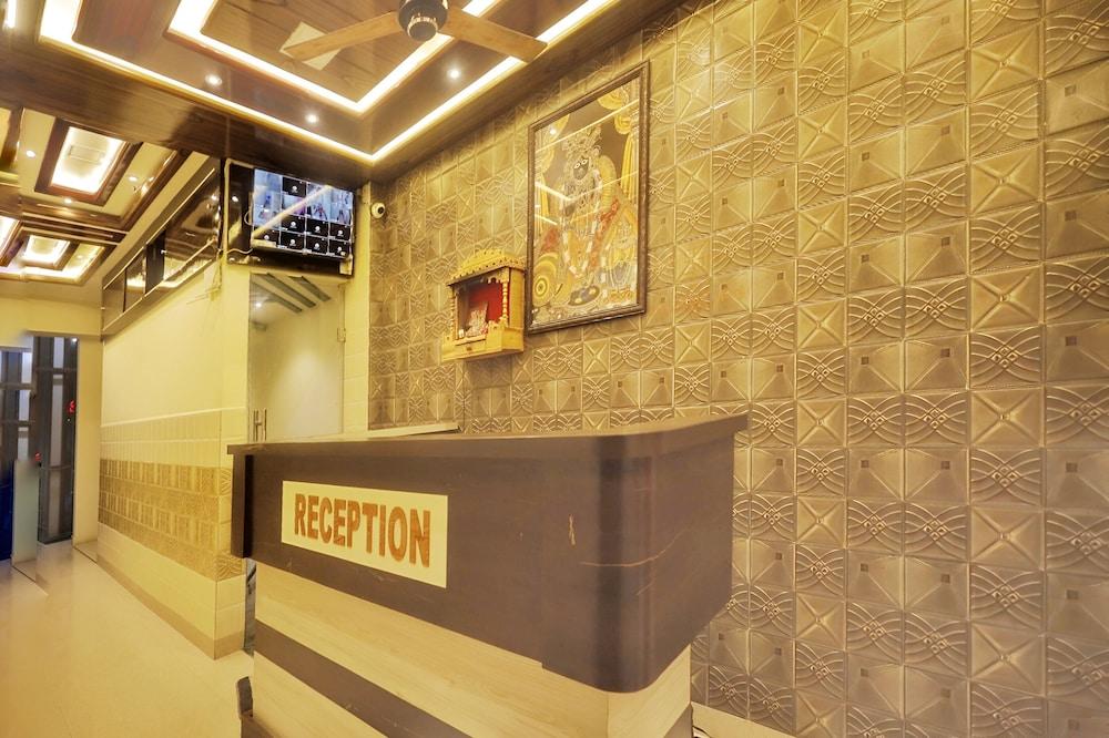 Hotel Pragati palace