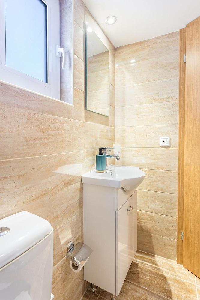 Neva's Apartment's in Center Chania 1 & 2