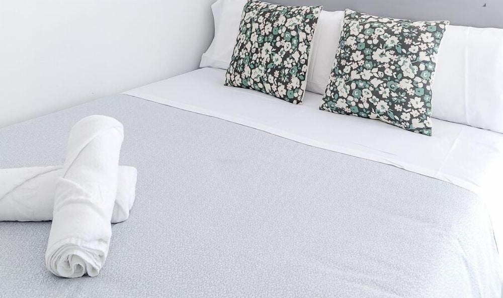 AYZ Princesa - Auto check-in property