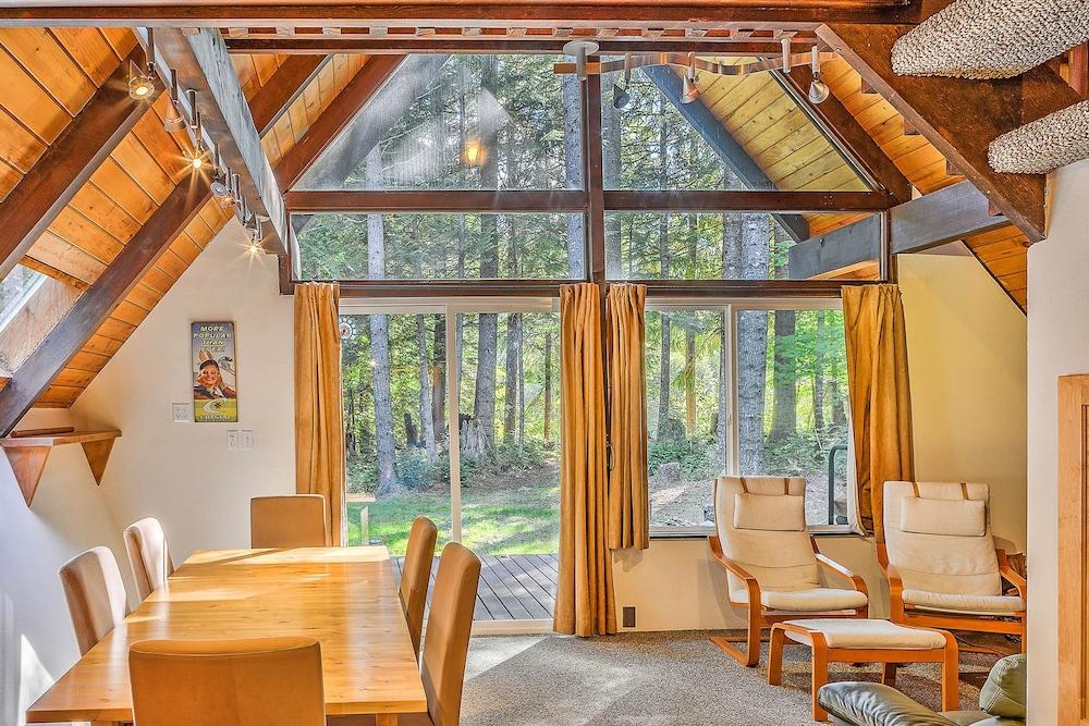 Four Stone Lodge Near Mt Rainier