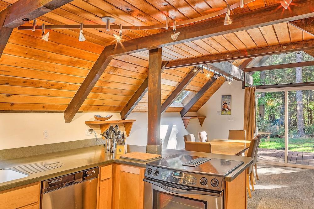 Four Stone Lodge Near Mt Rainier