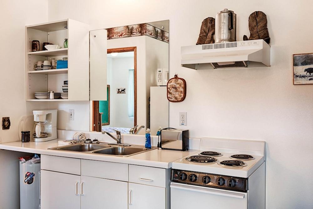 Cosmos Cabin at Eden Valley