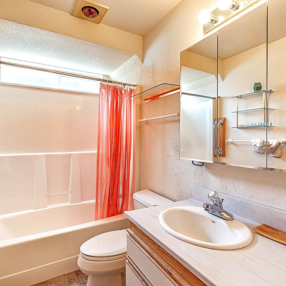 Surf Watch House in Copalis Beach