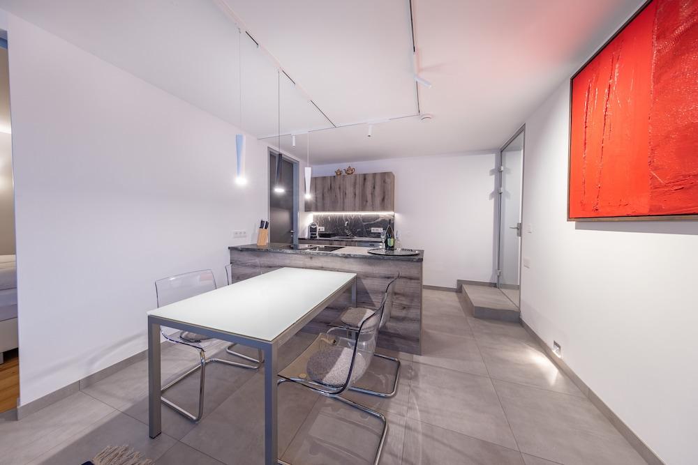 Lakefront Suite 148 by we rent