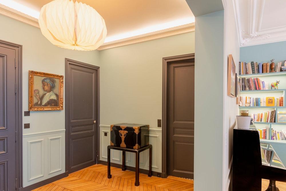 Paris Wagram Design Residence