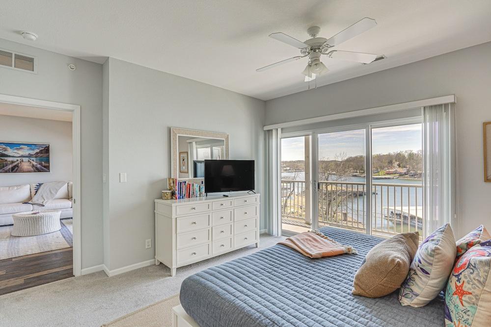 Dine Al Fresco on Balcony: Osage Beach Condo!