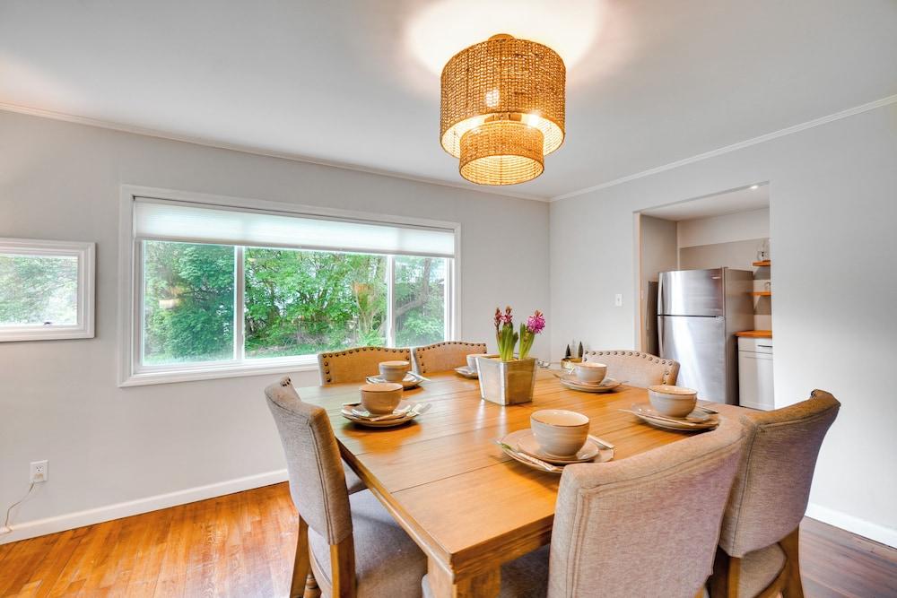 Updated Home: Central Oak Ridge Location