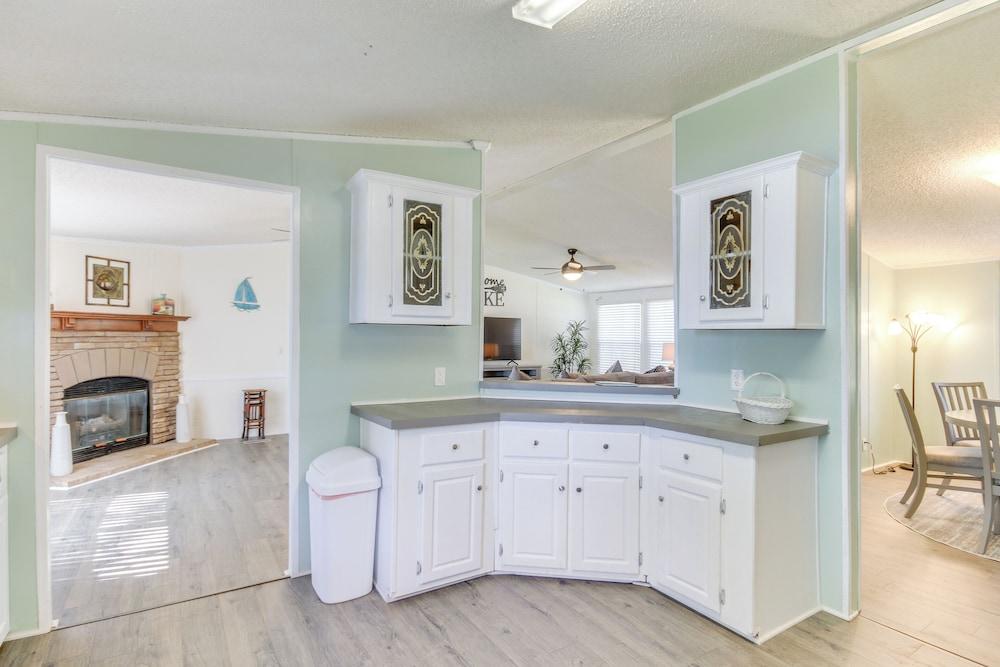 Lakefront Prosperity Home w/ Private Boat Dock