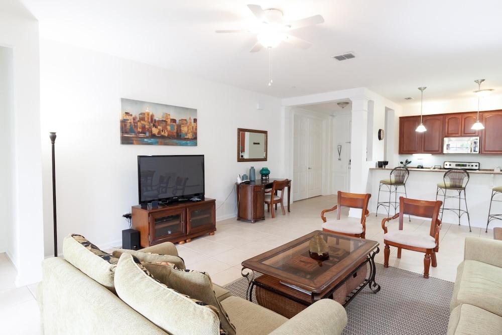 3 Bed 3 BA 5min Universal Spacious 1823ft