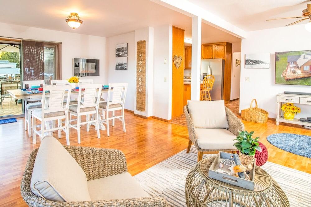 Cornet Bay Cottage in Oak Harbor