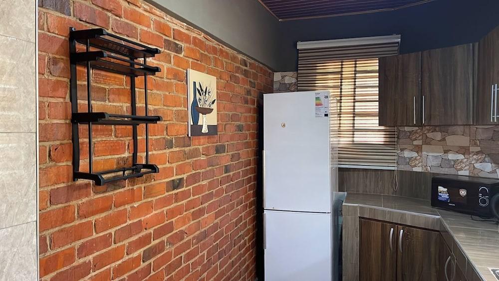 Cozy Bricks Apartments