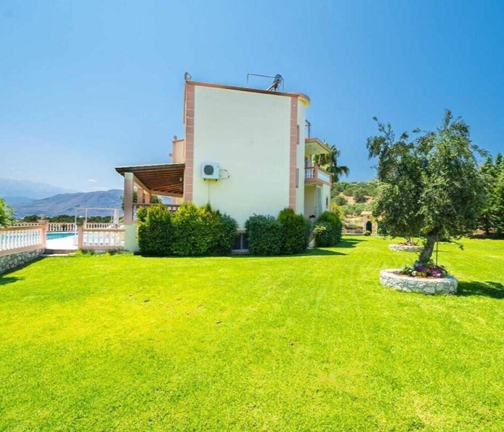 Villa Roula With Private Pool