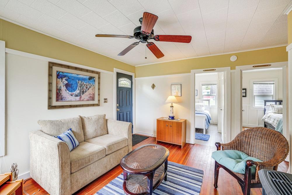 Beautiful Birch Bay Retreat w/ Deck & Fire Pit!