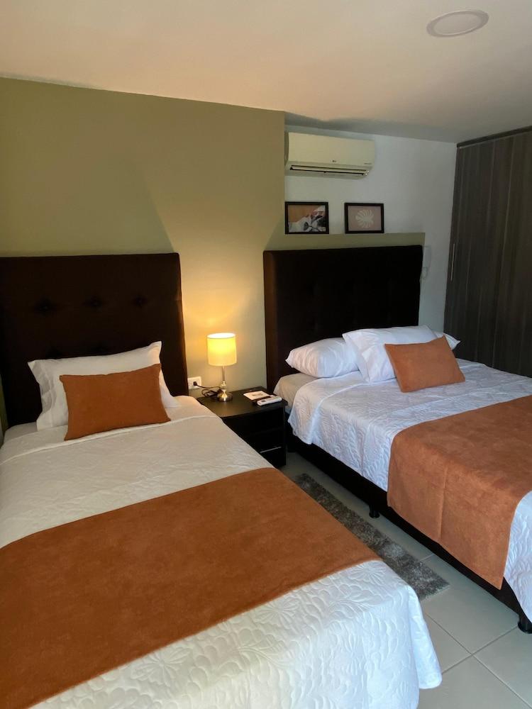 SACHAR LODGING APARTAHOTEL