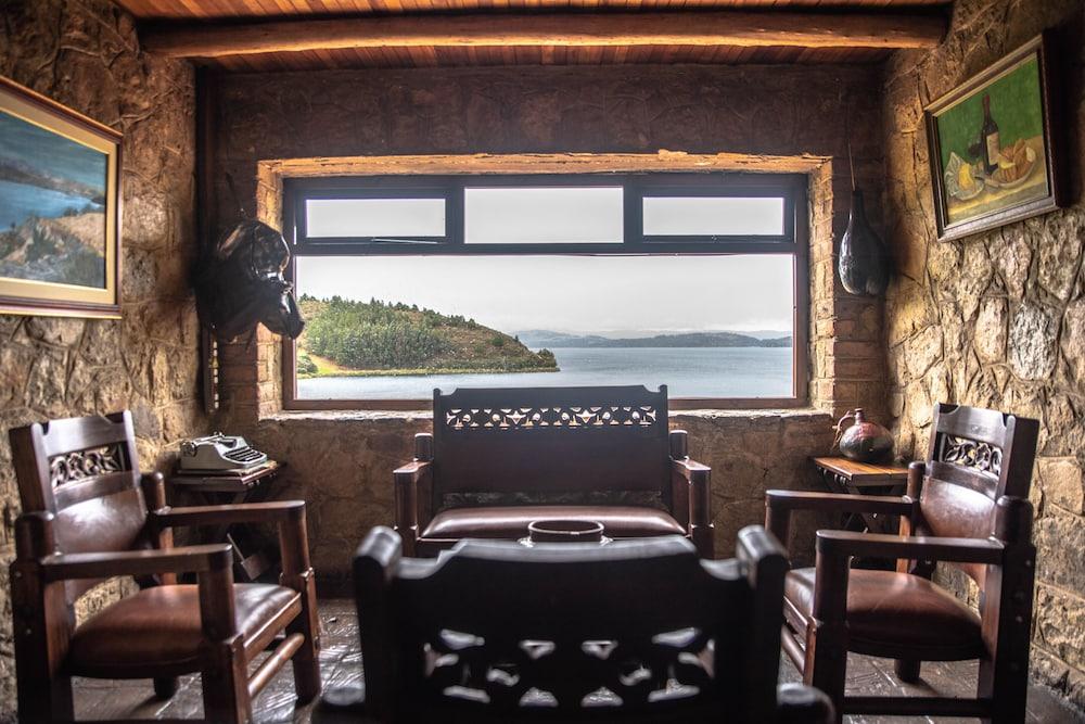 Hotel refugio pozo azul