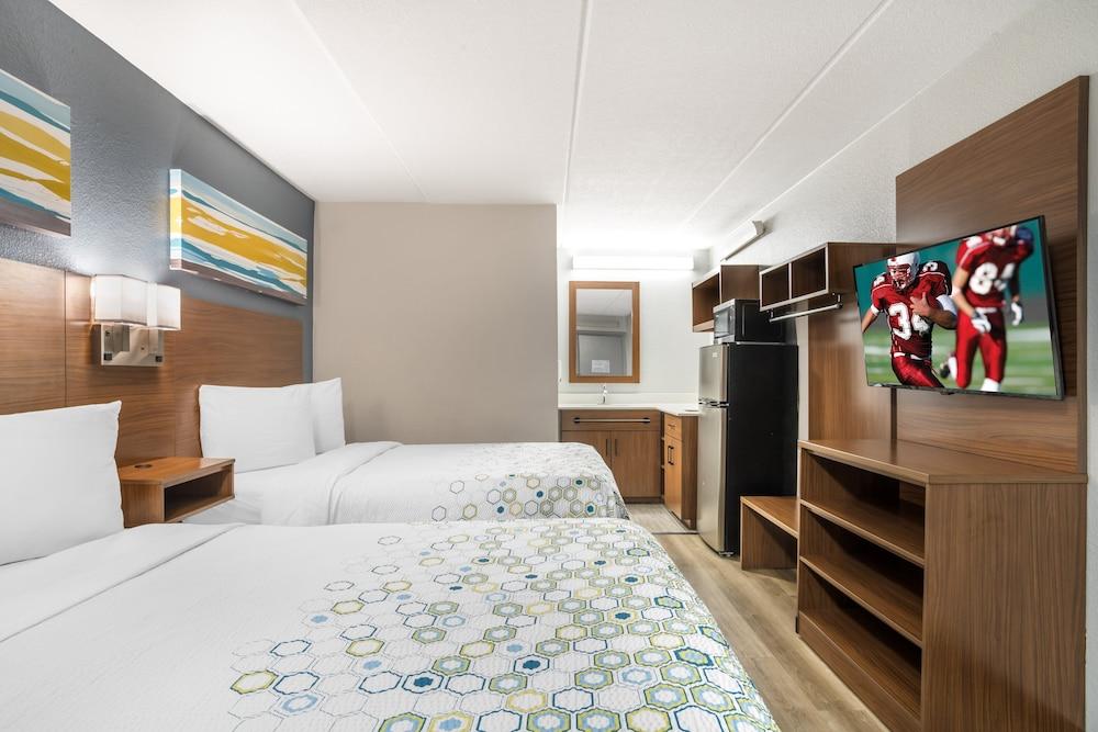 Hometowne Studios Greenville