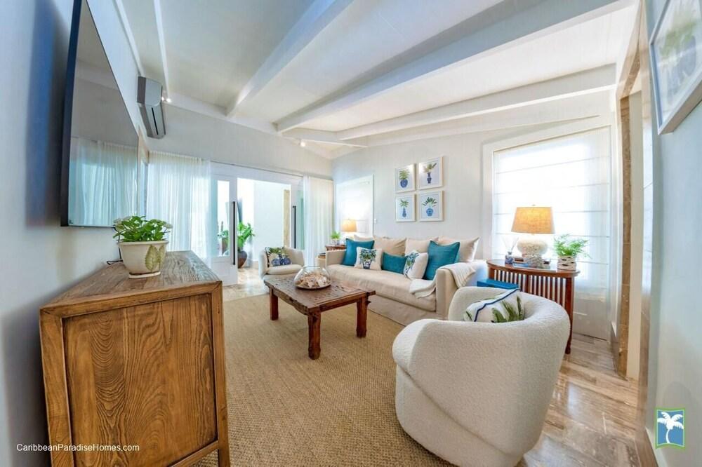 Luxurious 3 Br Golf Villa