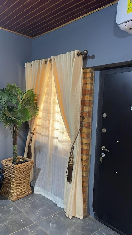 Cozy Bricks Apartment