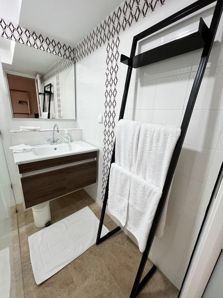 ART POiNT GUESTHOUSE