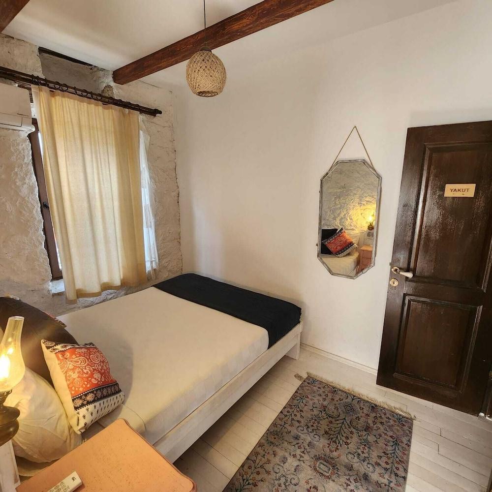 Kapela Tas Otel Alacatı