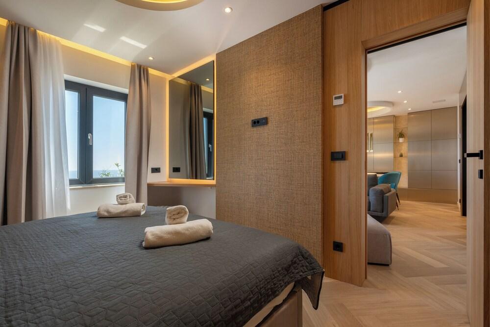 Old City Viewpoint by Dubrovnik view