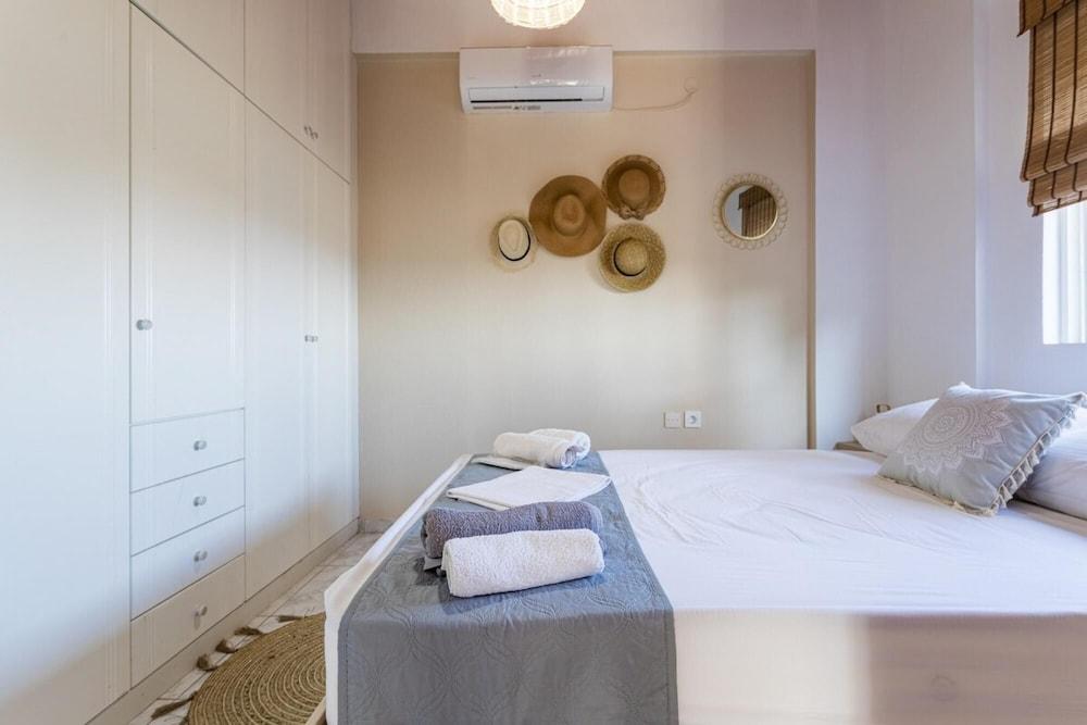 Maisonette With Palms