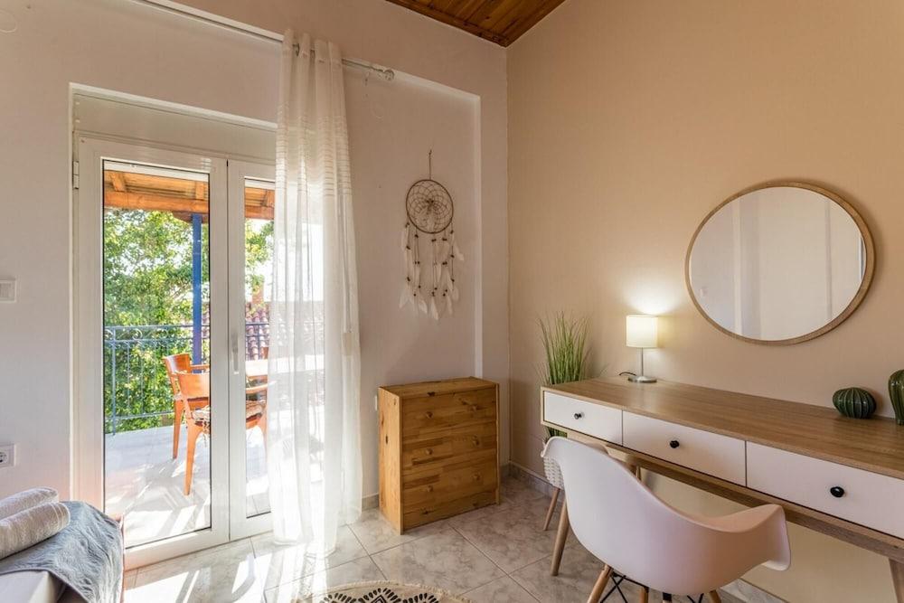 Maisonette With Palms