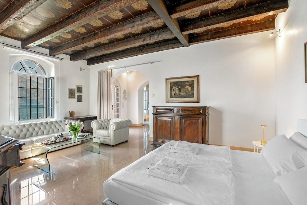 Villa Schlosser Lake Front & Private Pool