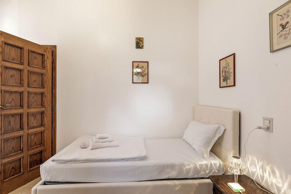 Villa Schlosser Lake Front & Private Pool